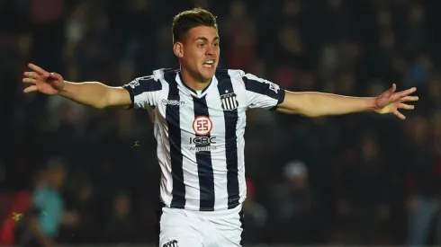 Federico Girotti festejando un gol en Talleres.
