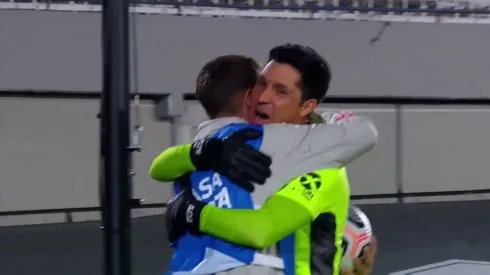 El abrazo que dio la vuelta al mundo.
