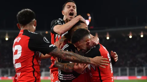 Los jugadores de River festejan el gol ante Talleres.