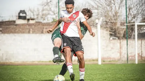 Quién es Jonathan Spiff, el joven nigeriano que la rompe en Inferiores.
