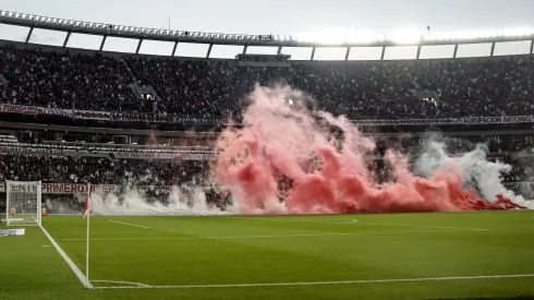 Se elimina un sector de prensa del estadio para sumar más capacidad.
