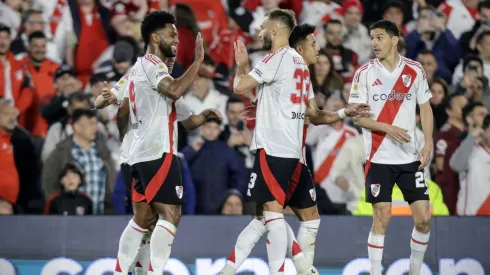 Miguel Borja y German Pezzela. River Plate vs Atletico Tucuman. Fecha 14 Liga Profesional.