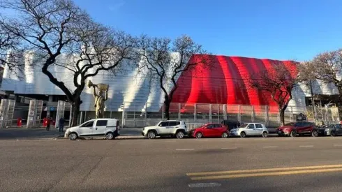 La fachada del nuevo estacionamiento de River.
