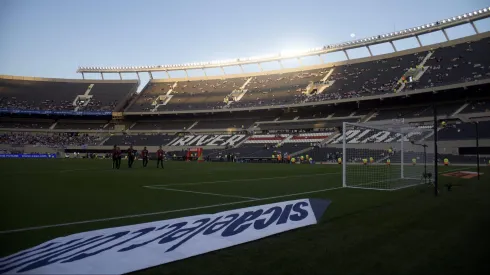 Cómo quedó el césped después de semanas con actividad sin River.
