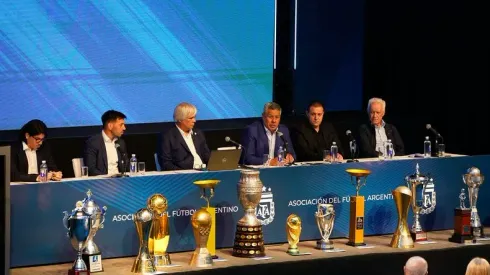 AFA eliminó los descensos y reeligió a Tapia (Foto: Secta Deportiva).