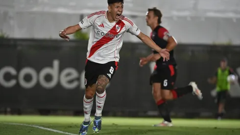 Tobías Leiva festeja uno de los goles de River vs. Newell's (Foto: Prensa CARP).
