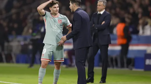 Julián Álvarez y Diego Simeone
