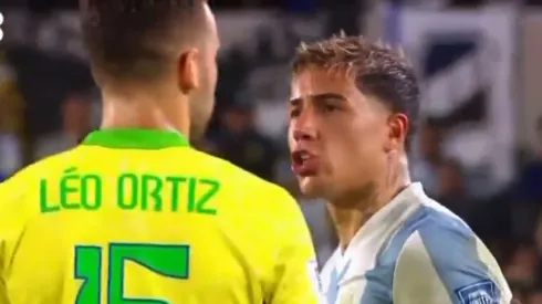 Enzo Fernández tuvo un picante cruce con el futbolista brasileño.