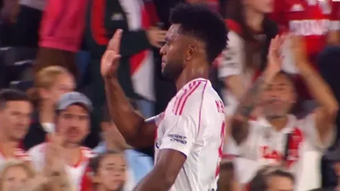 Borja se despidió de la cancha con un gesto para los hinchas,