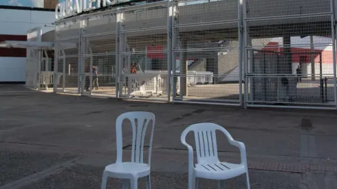 Por qué aparecieron dos sillas en el Monumental.
