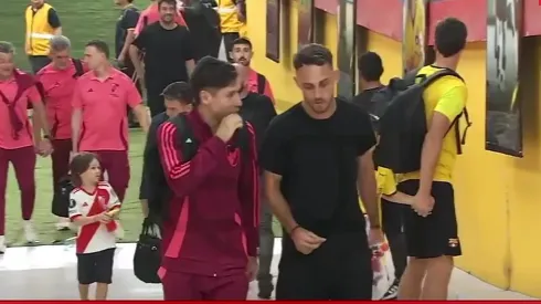 Nahuel Gallardo, junto al plantel de River.
