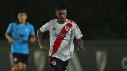 Lisandro Bajú firmó su primer contrato profesional con River.