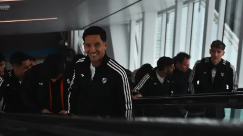 River aterrizó en Seattle y espera por su debut.