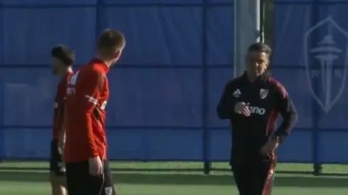 El Muñeco conversó con Mastan por unos instantes.