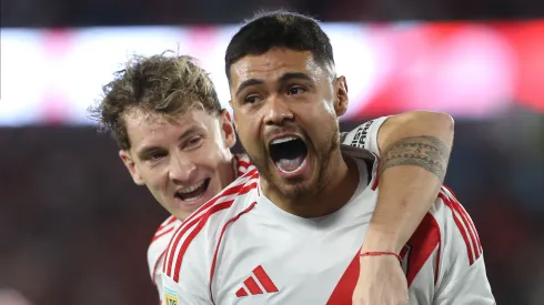 Colidio y Paulo fueron al banco ante Unión.