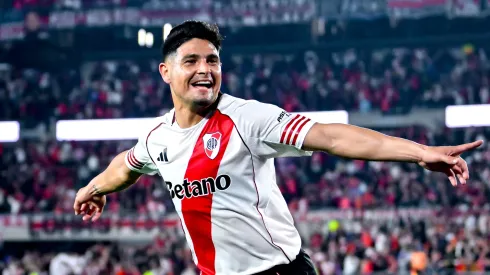 Maxi Salas festejando un gol en River. ¿Podrá repetir contra La Lepra?