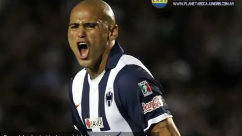 Monterrey dificulta la llegada de Suazo