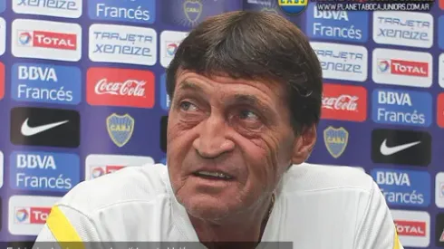 Falcioni: “Las charlas que tenemos nosotros son en el vestuario”