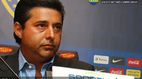 Angelici: “Si los vecinos no venden, hacemos un estadio nuevo”