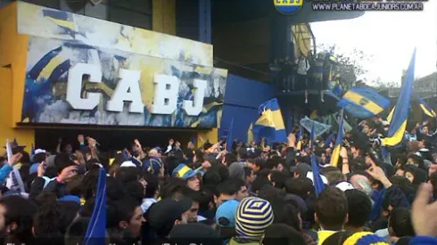 Gran convocatoria al banderazo para que siga Riquelme