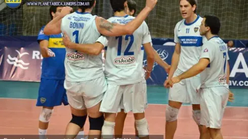 Primera victoria del equipo de vóley