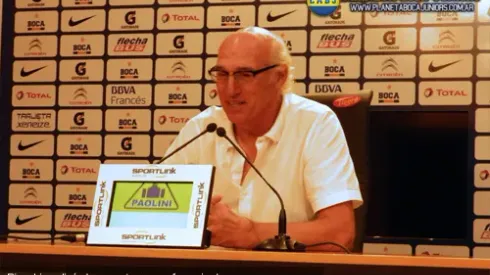 Bianchi: “Con uno menos, no podíamos jugar a otra cosa”