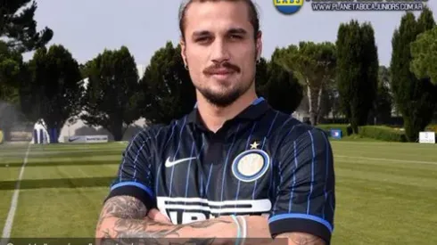 Osvaldo llega mañana al país