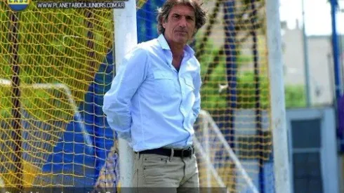 Simón: “Enamora por lo que juega y lo que mete”