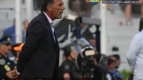 Vélez quiere salir a flote