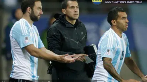 Tevez en el banco