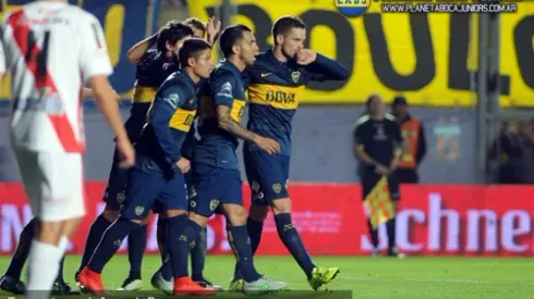 De la mano de Tevez