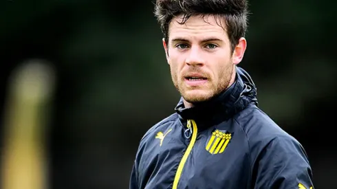 ¿Se complica lo de Nández?