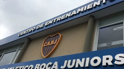 Un ídolo del fútbol visitó el predio de Ezeiza