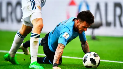 A lo Boca: Nández trabó con la cabeza en el Mundial
