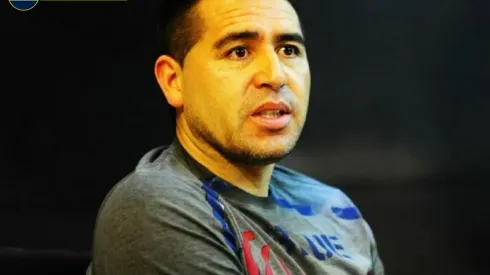 “Riquelme tiene que estar en el club”