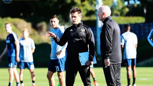 Duelo de tiros libres entre Guillermo y Zlatan