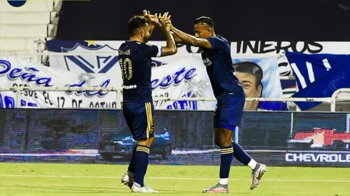 Villa habló de su futuro y contó cómo es su relación con Tevez