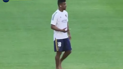 Fabra explicó por qué sale a la cancha descalzo antes de cada partido