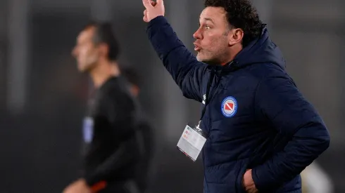 Fotografía de archivo en la que se registró al entrenador del club argentino de fútbol Argentinos Juniors, Gabriel Milito, en Buenos Aires (Argentina). EFE/Juan Mabromata/Pool
