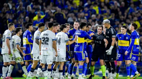 La bronca en Vélez tras la derrota contra Boca.
