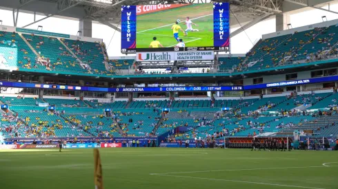 Se atrasa la final entre Argentina y Colombia. 
