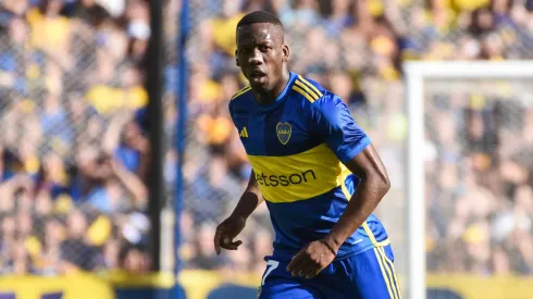 Advíncula no finalizaría su carrera en Boca. 
