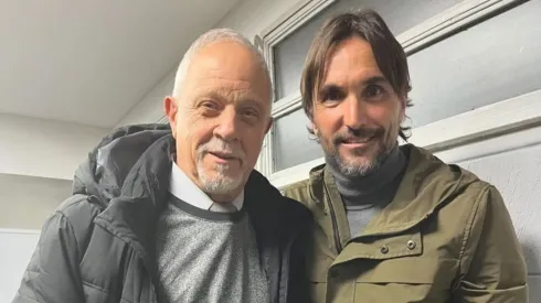 Diego Martínez fue a la cancha a ver Estudiantes de Buenos Aires, su exequipo.
