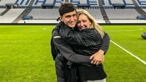 Leonardo Balerdi junto a su madre
