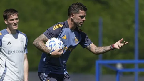 Fernando Gago, en la práctica de Boca. 
