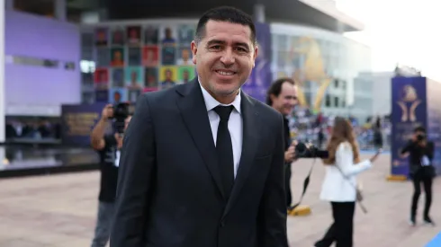 Juan Román Riquelme celebró la respuesta de Carlos Palacios. 
