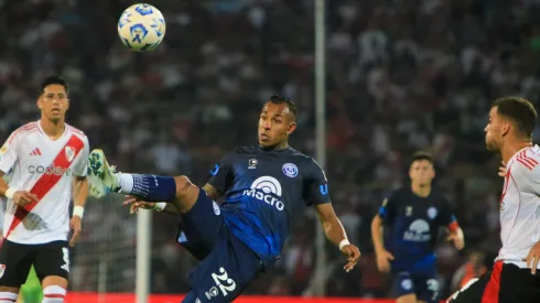 Villa podría continuar su carrera en otro club del fútbol argentino.
