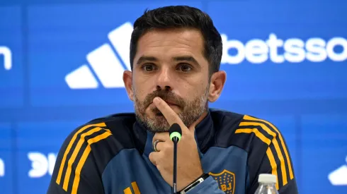 Gago tachó un nombre de la lista de volantes, pero aún tiene tres en carpeta.
