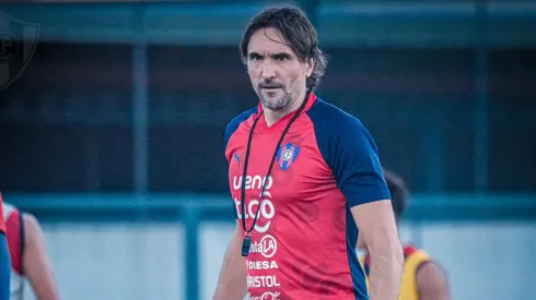 El entrenador es criticado por los hinchas de Cerro Porteño.
