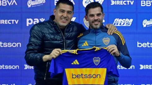 Riquelme presentó a Gago en Boca en octubre de 2024.
